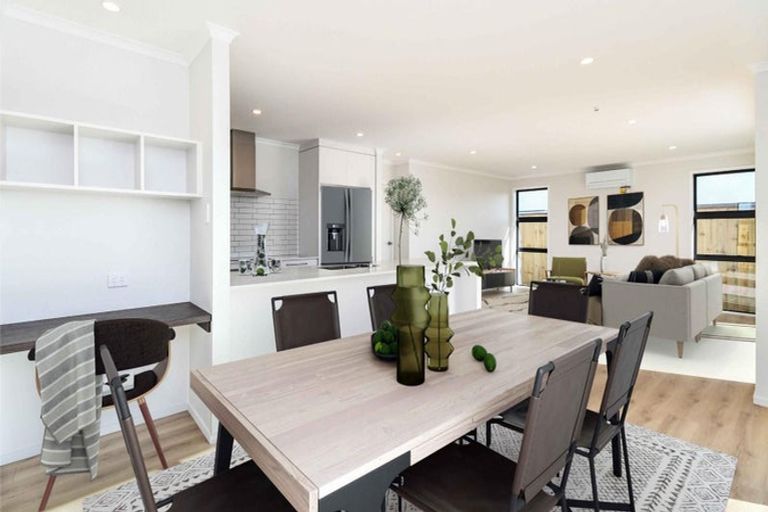 Photo of property in 32 Korowhiti Road, Clarks Beach, 2122