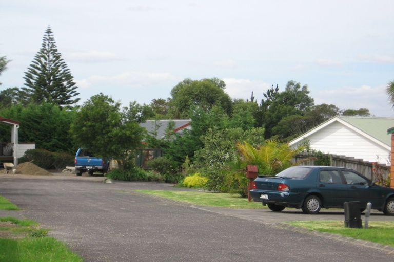 Photo of property in 27 Miriam Corban Heights, Henderson, Auckland, 0612