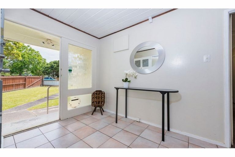 Photo of property in 63 Oreil Avenue, West Harbour, Auckland, 0618