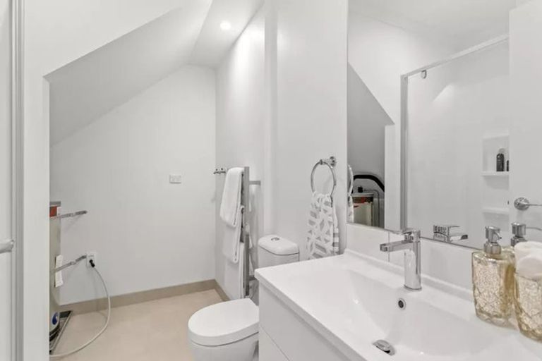 Photo of property in 4/20 Bader Drive, Mangere, Auckland, 2022