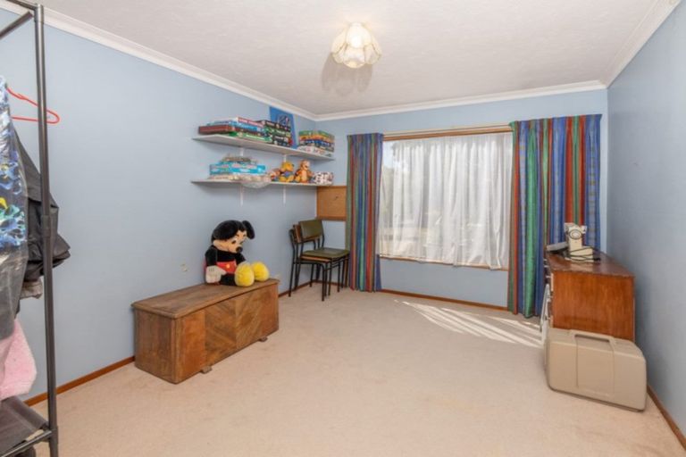Photo of property in 10 Pyatt Place, Redwood, Christchurch, 8051