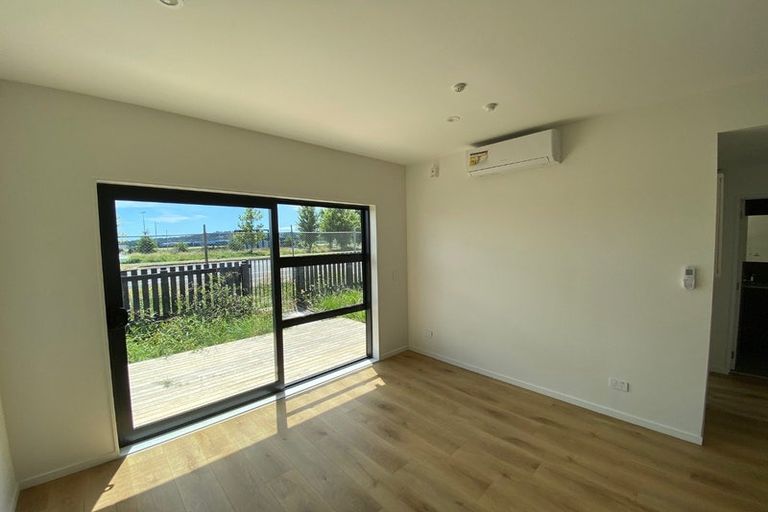 Photo of property in 1/25 Flat Bush School Road, Flat Bush, Auckland, 2019