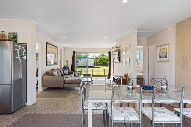 Photo of property in 203a The Square, Whangamata, 3620