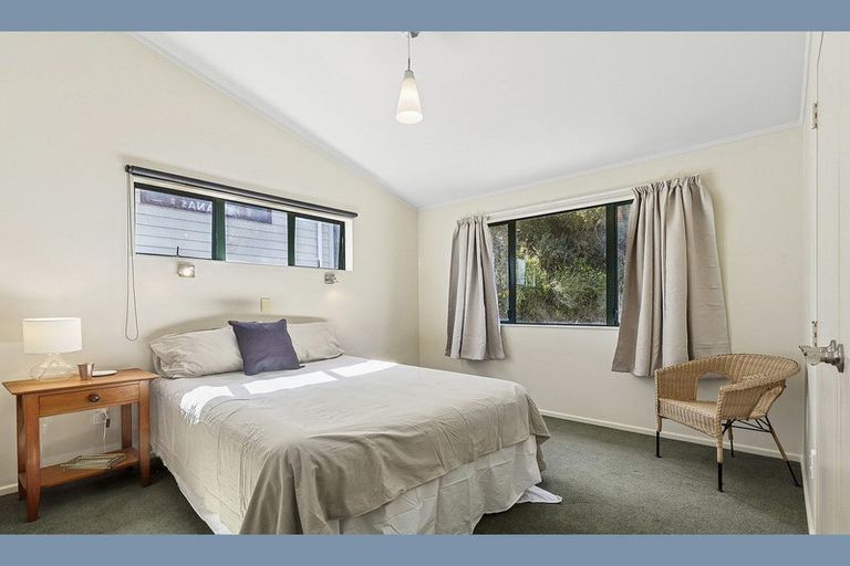 Photo of property in 6 Mitika Way, Strathmore Park, Wellington, 6022