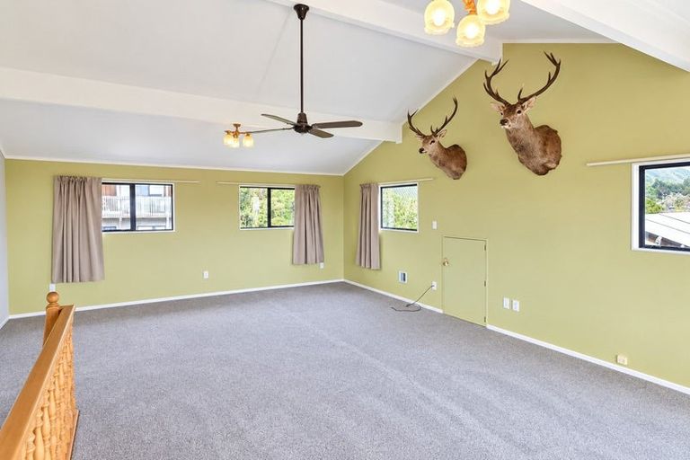 Photo of property in 3 Te Maku Grove, Waikanae, 5036