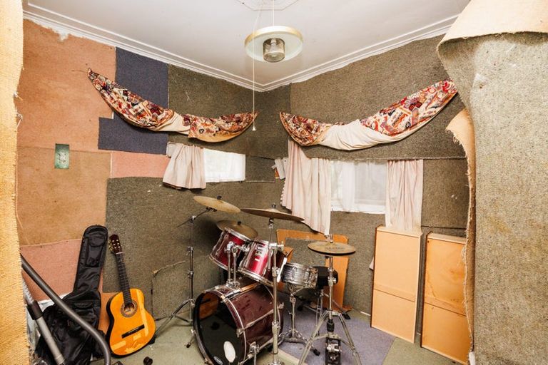Photo of property in 28-30 Rawhiti Avenue, Palmerston North, 4410