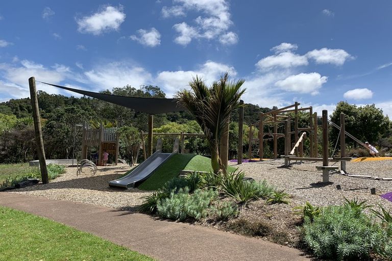 Photo of property in 1/206 Manuka Road, Bayview, Auckland, 0629