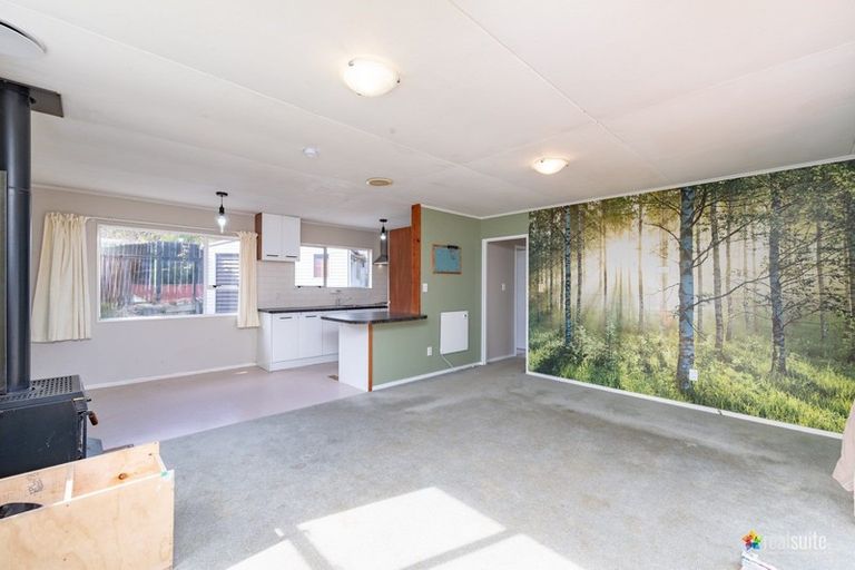 Photo of property in 21 Oaklands Grove, Clouston Park, Upper Hutt, 5018