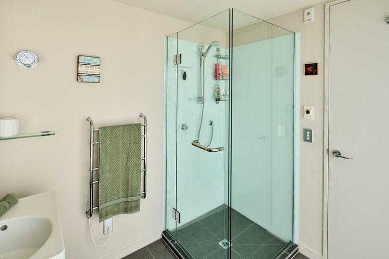 Photo of property in Portal Apartments, 7d/42 Cable Street, Te Aro, Wellington, 6011