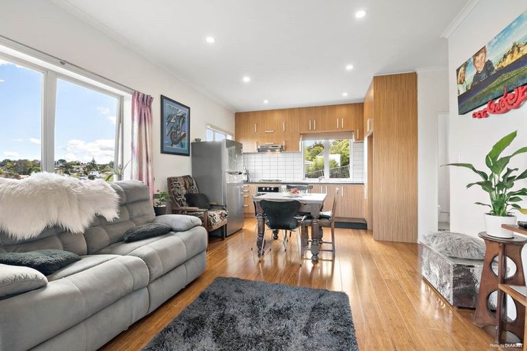 Photo of property in 11 Orton Street, Glenfield, Auckland, 0627
