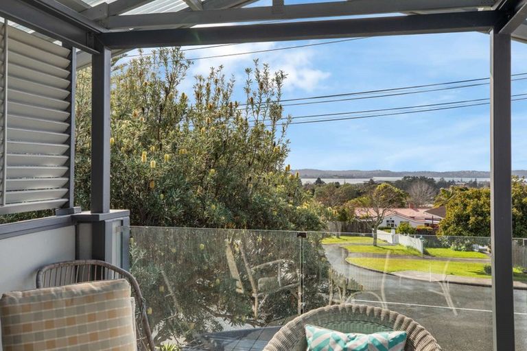Photo of property in 2a Redwood Drive, Massey, Auckland, 0614