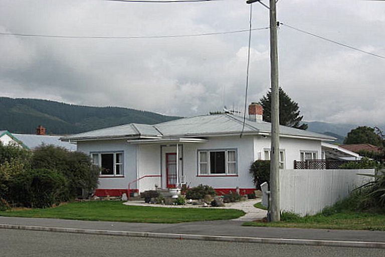 Photo of property in 24 Naylor Street, Waimate, 7924