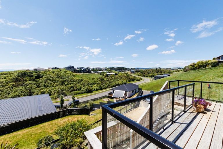 Photo of property in 121 Cashmere Drive, Fitzherbert, Palmerston North, 4410