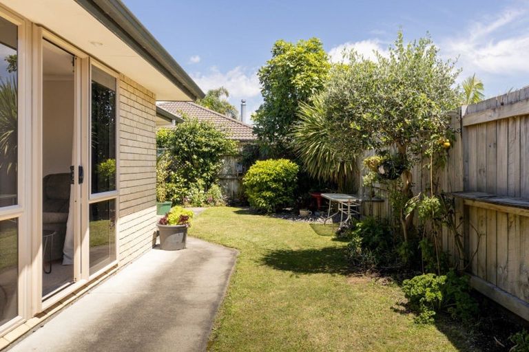 Photo of property in 10 Reefton Place, Papamoa Beach, Papamoa, 3118