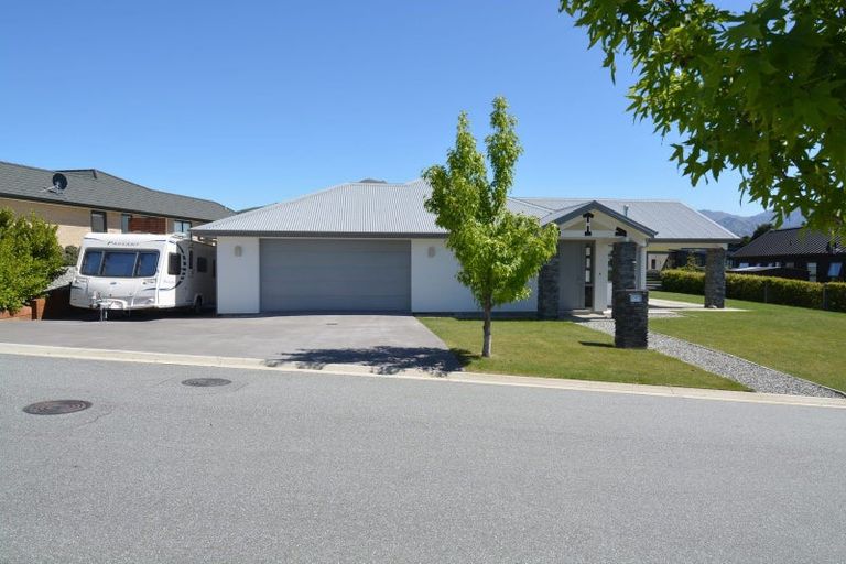 Photo of property in 4 Avalanche Place, Wanaka, 9305