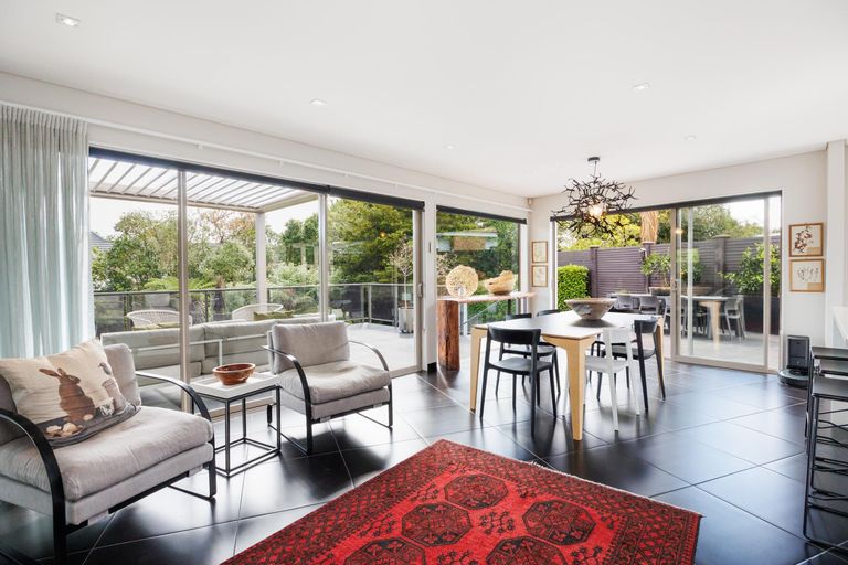 Photo of property in 25 Trent Avenue, Hokowhitu, Palmerston North, 4410