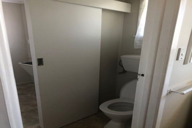 Photo of property in 28 Airdrie Road, Ranui, Auckland, 0612