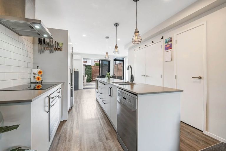 Photo of property in 4 Orca Drive, Stanmore Bay, Whangaparaoa, 0932