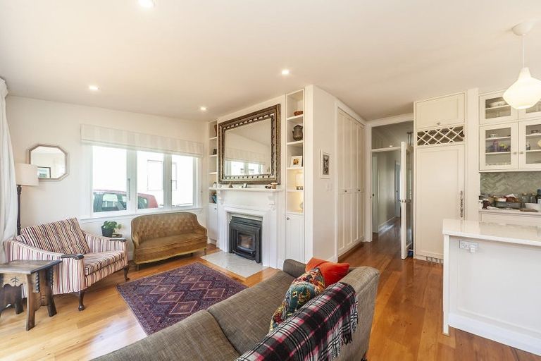 Photo of property in 10 Herald Terrace, Berhampore, Wellington, 6023