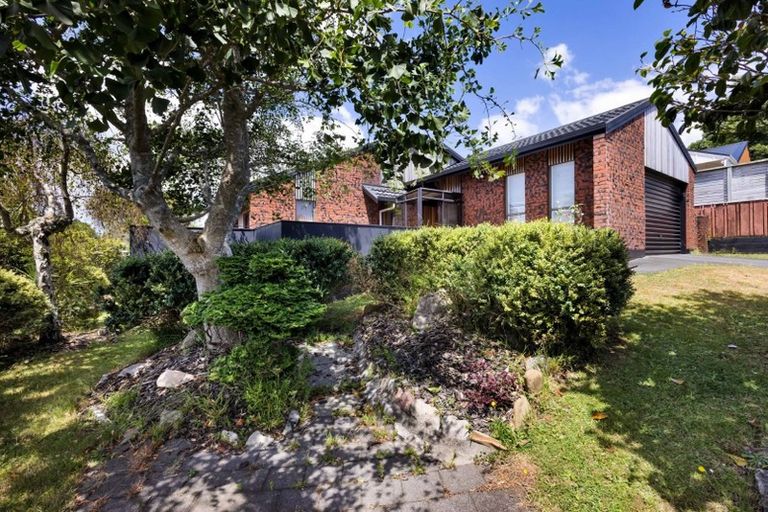 Photo of property in 76 Heta Road, Highlands Park, New Plymouth, 4312