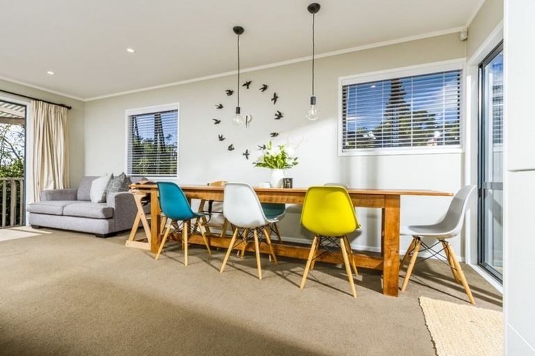 Photo of property in 1/28 Capilano Place, Glenfield, Auckland, 0629