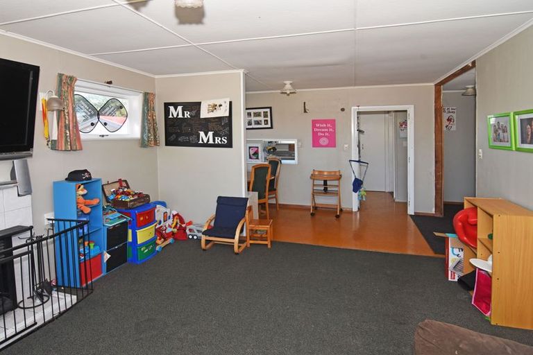Photo of property in 43 Hillcrest Street, Solway, Masterton, 5810