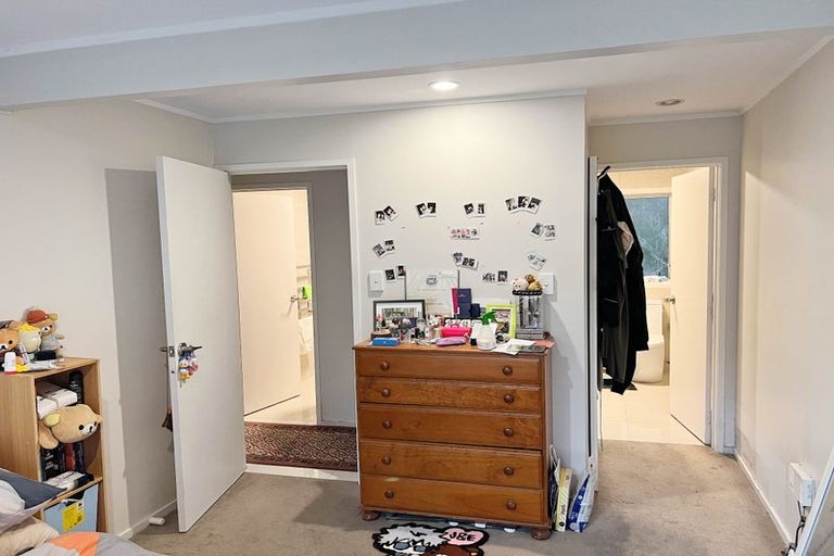 Photo of property in 4 Santiago Crescent, Unsworth Heights, Auckland, 0632