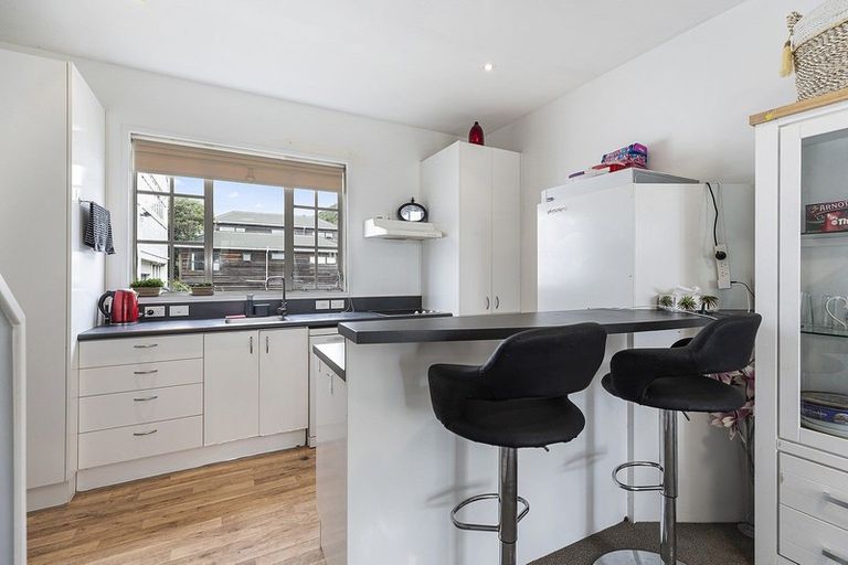 Photo of property in 33 Little George Street, Thorndon, Wellington, 6011