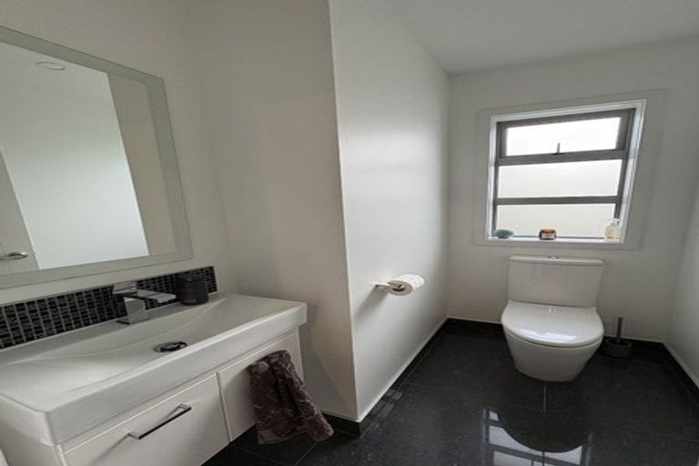 Photo of property in 8 Hikanui Drive, Havelock North, 4130