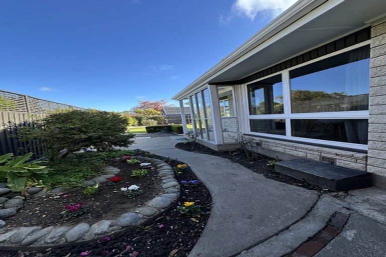 Photo of property in 19 Talltree Avenue, Avonhead, Christchurch, 8042