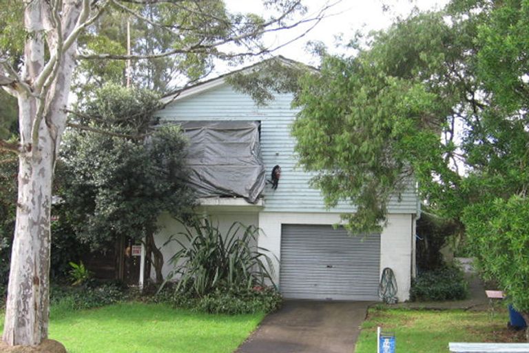 Photo of property in 14 Reinga Place, Massey, Auckland, 0614