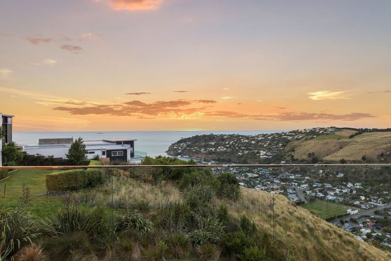 Photo of property in 1 Oxenhope Road, Richmond Hill, Christchurch, 8081