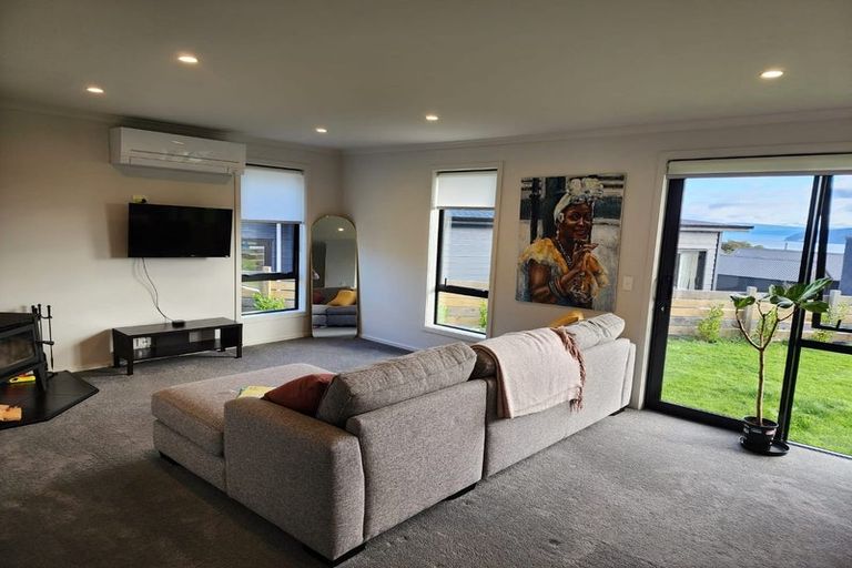 Photo of property in 1 Blackhawk Close, Kinloch, Taupo, 3377