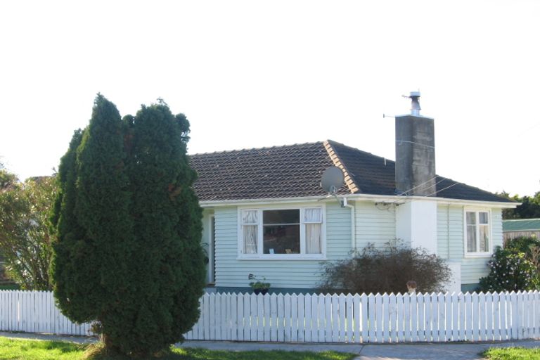 Photo of property in 6 Totara Street, Otaki, 5512