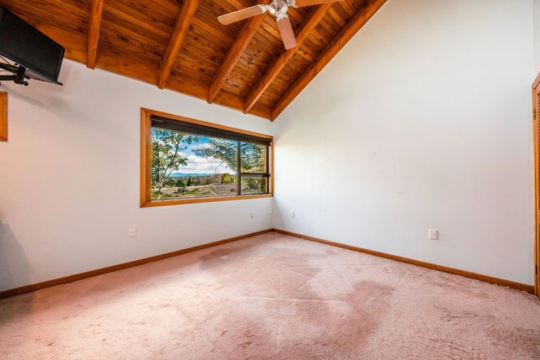 Photo of property in 15 Da Vinci Place, West Harbour, Auckland, 0618