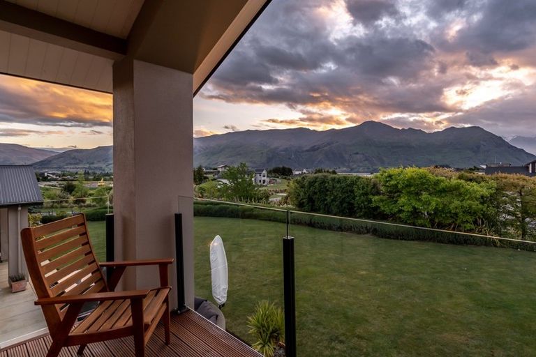 Photo of property in 2 Mount Gold Place, Wanaka, 9305