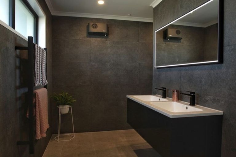 Photo of property in 17 Carrick Place, Mosgiel, 9024