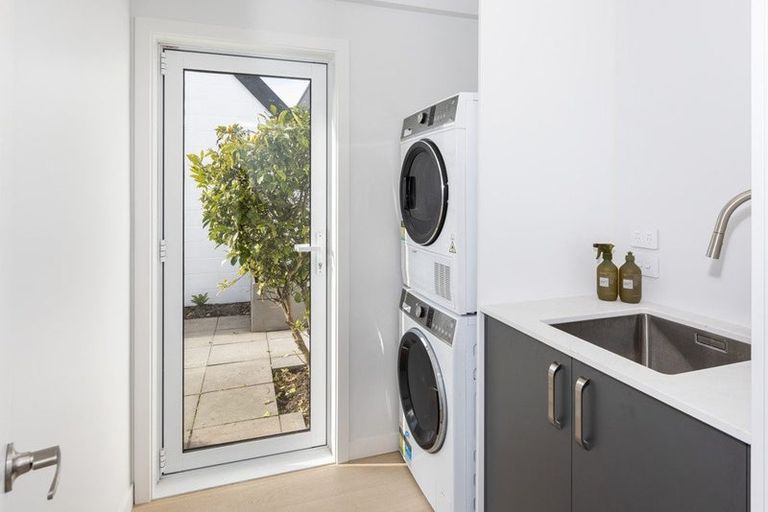 Photo of property in 16b Makora Street, Fendalton, Christchurch, 8041