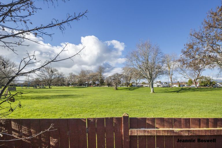 Photo of property in 37 Chippendale Crescent, Highbury, Palmerston North, 4412