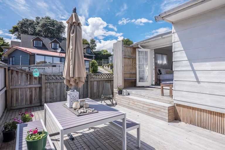 Photo of property in 14 Alexander Road, Raumati Beach, Paraparaumu, 5032