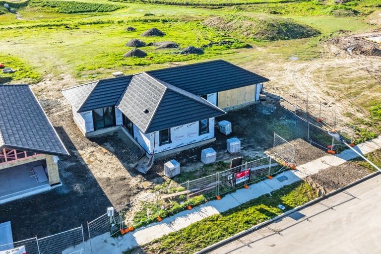 Photo of property in 72 Atlantic Drive, Fitzherbert, Palmerston North, 4410