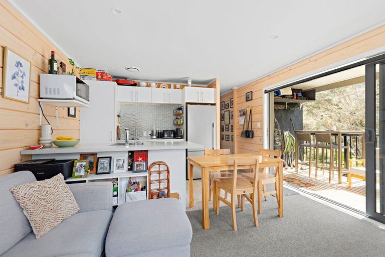 Photo of property in 203 Tahekeroa Road, Tahekeroa, Kaukapakapa, 0873