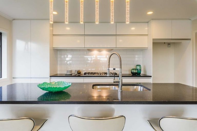 Photo of property in 9a Netherlands Avenue, Kelston, Auckland, 0602