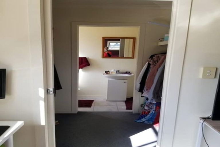 Photo of property in 2a Charlenne Close, Ranui, Auckland, 0612