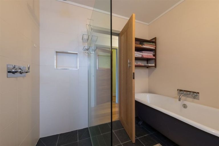 Photo of property in 137 Long Beach Road, Russell, 0202