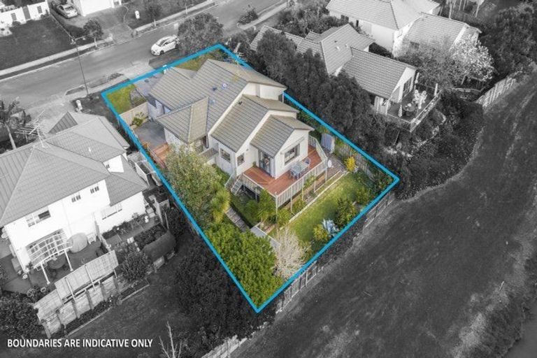 Photo of property in 10 Carnmore Place, Torbay, Auckland, 0630