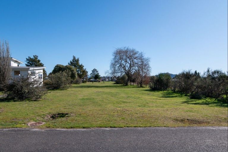 Photo of property in 11 Middleton Road, Hannahs Bay, Rotorua, 3010