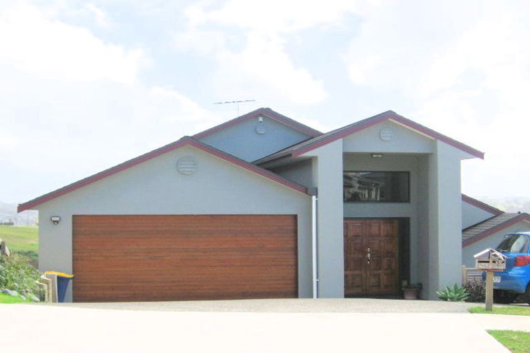 Photo of property in 20 Maidstone Place, Oteha, Auckland, 0632
