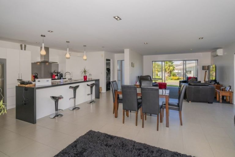 Photo of property in 10 Aquila Drive, Whitianga, 3510