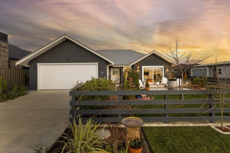 Photo of property in 5 Grooby Place, Havelock North, 4130